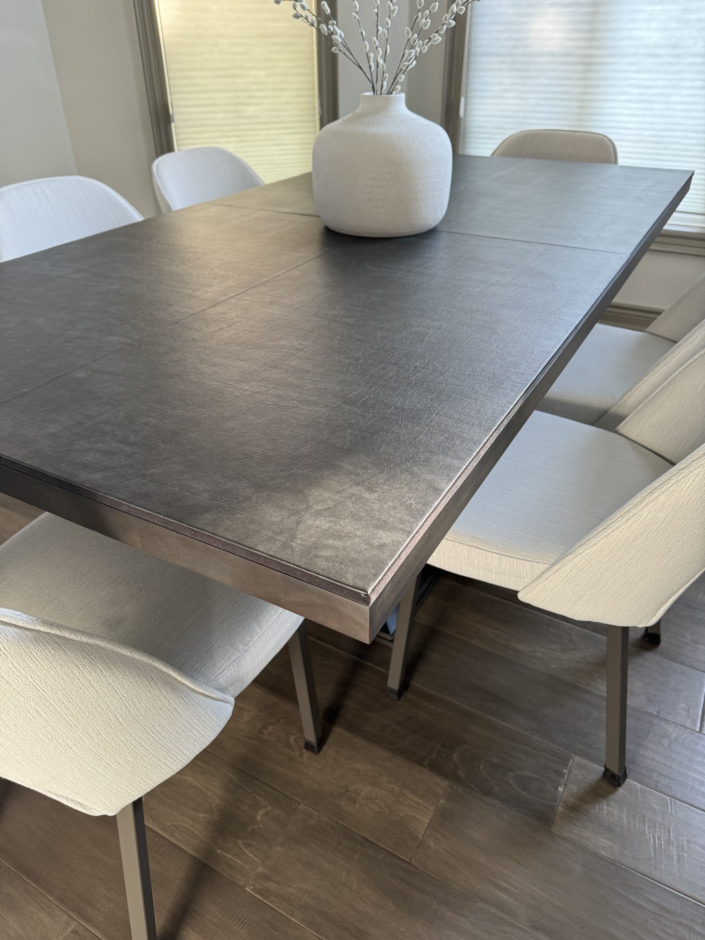 What to Put on Your Dining Table to Make It Look New – Starting with a Table Pad